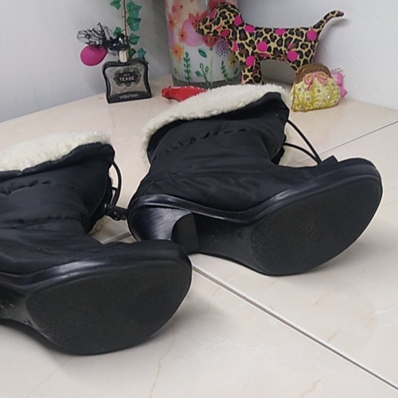 Moda In Pelle Black Fuzzy Winter Heeled Boots - Picture 3 of 8